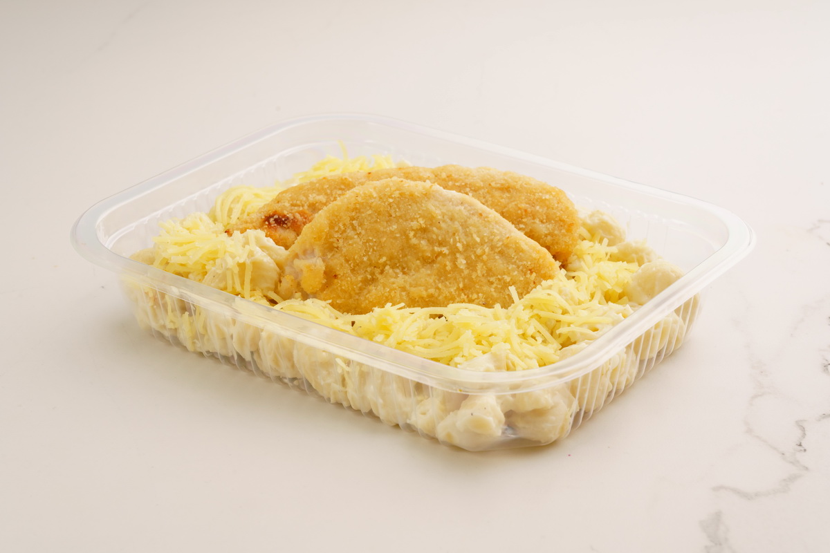 Milanesa de Pollo con Coditos a la Crema y Queso