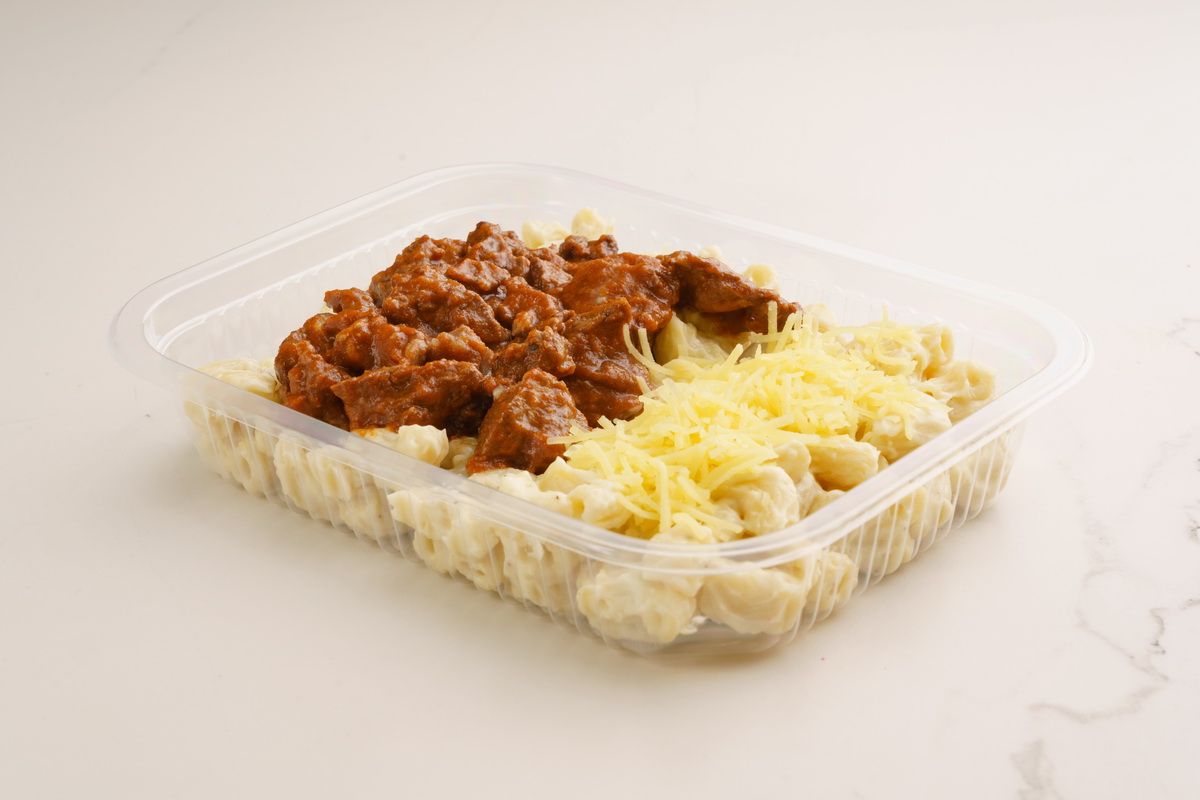 Goulash de Ternera con Coditos a la Crema y Queso